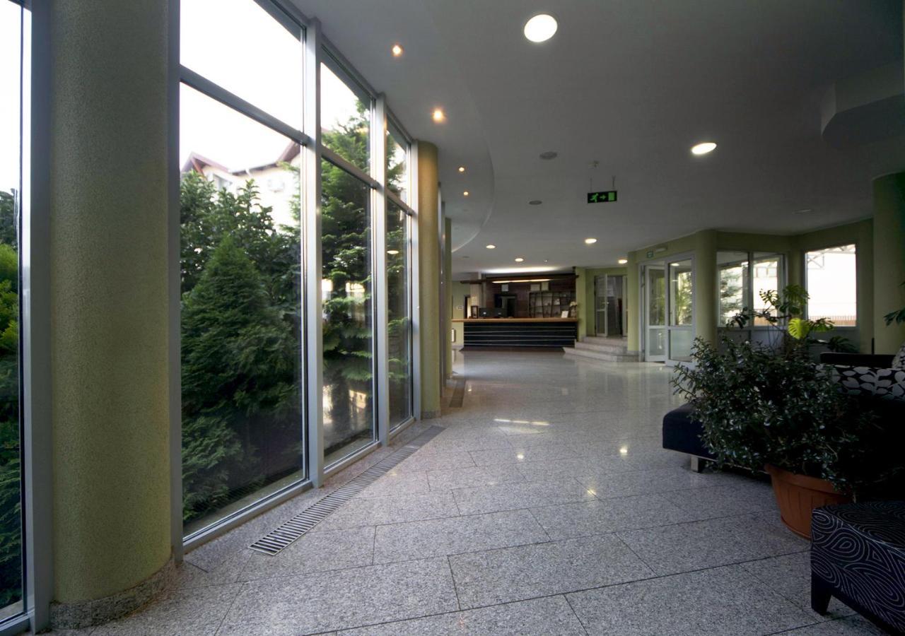 Hotel Atrium Tirgu Secuiesc Exterior photo