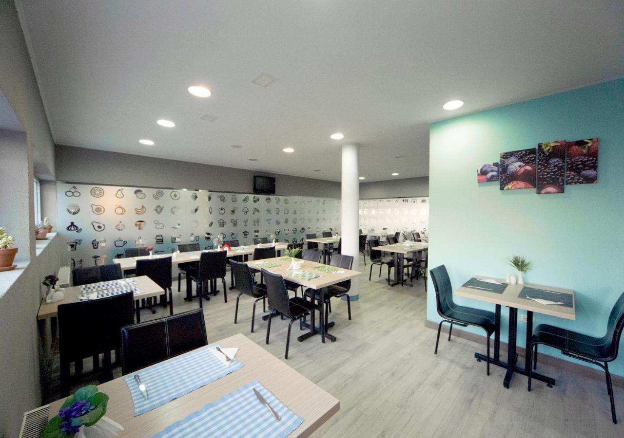 Hotel Atrium Tirgu Secuiesc Exterior photo